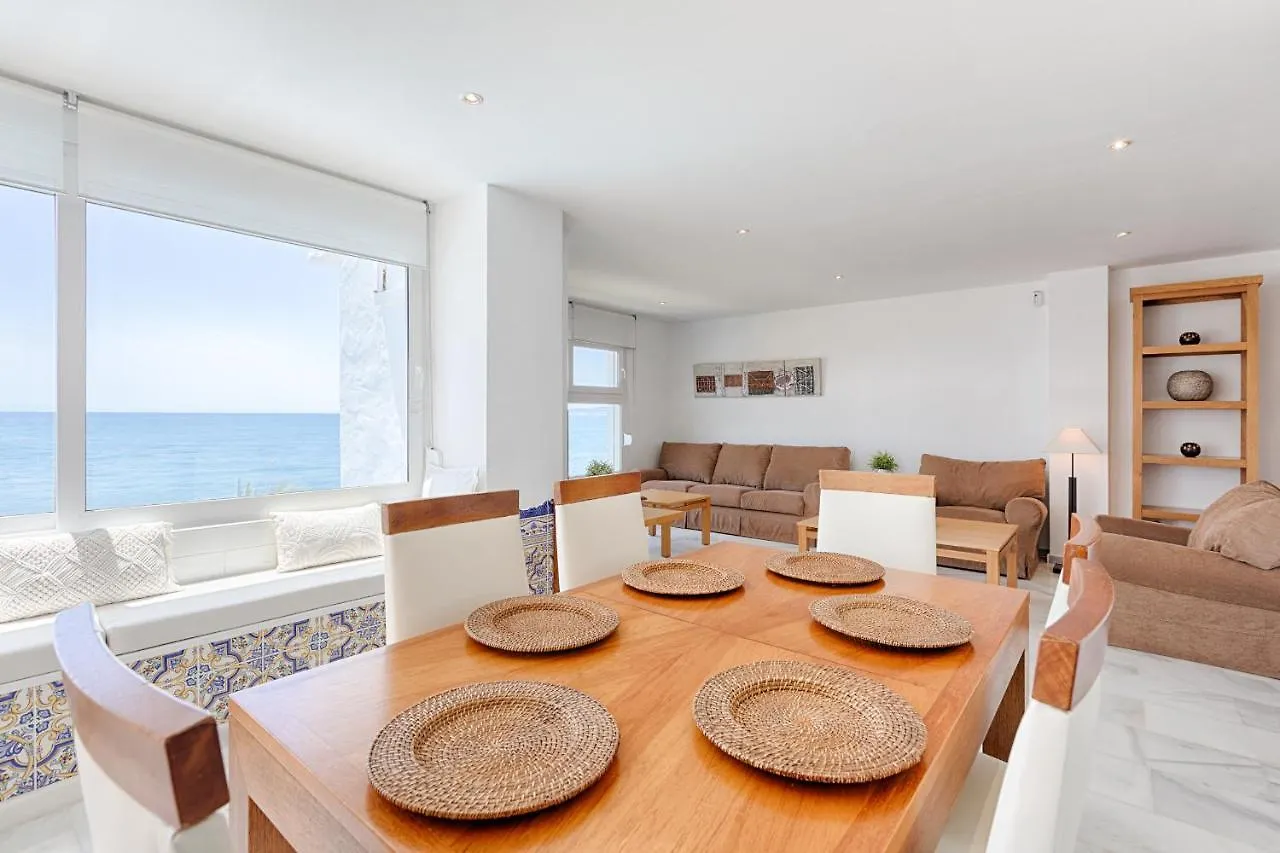 Front Sea View Apartment Estepona España